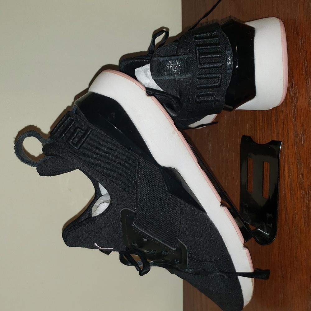 Classy Puma Sneakers 8 - Picture 5 of 8